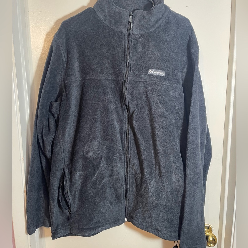 Dark grey Columbia fleece sweater
